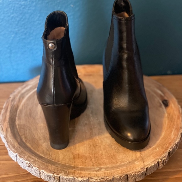 Micheal KORS black leather wedge heeled bootie size 7.5 - Picture 2 of 4